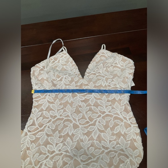 NWT WINDSOR WEDDING PROM COCKTAIL HIGH SIDE SLIT NUDE AND WHITE LACE GOWN - Picture 11 of 11